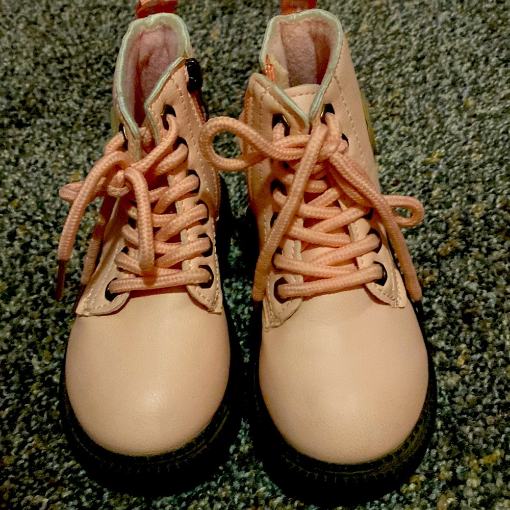 Toddler pink boots, preloved.